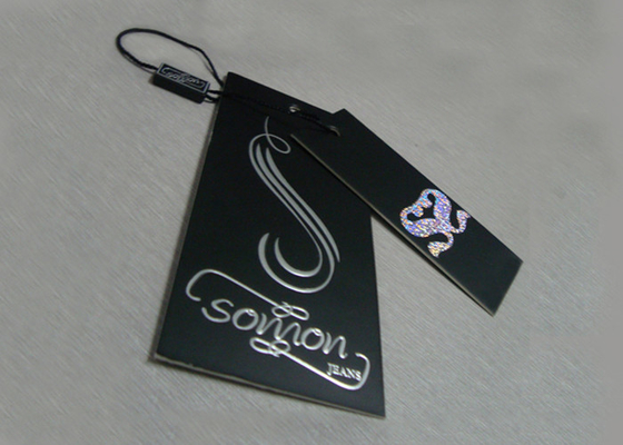 ซื้อ แท็กแขวนกระดาษหรูหราแบบกำหนดเองสำหรับแบรนด์เสื้อผ้า Emboss ซิลเวอร์ฟอยล์โลโก้แท็กพลาสติก online manufacture